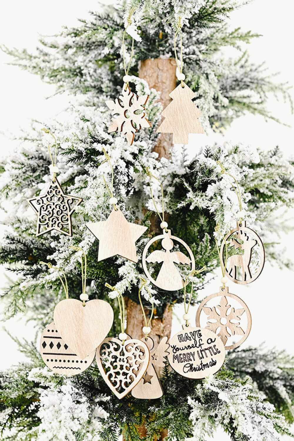 Random 4-Pack Christmas Decorative Hanging Widgets