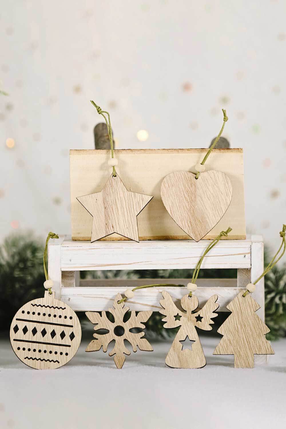 Random 4-Pack Christmas Decorative Hanging Widgets